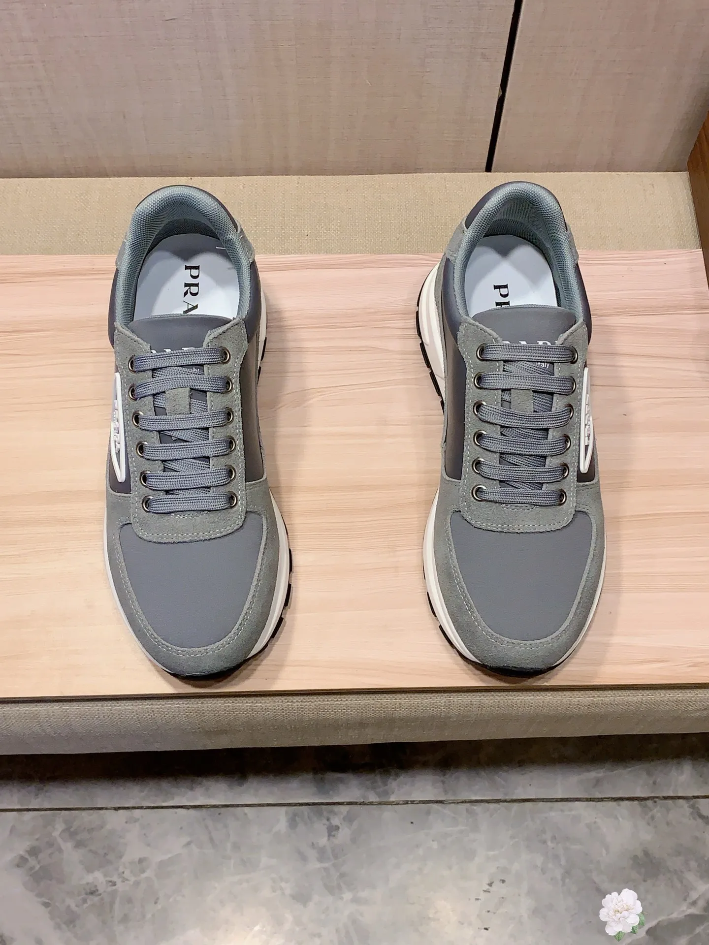 Men's Men's Shoes💰420💰💰🎩🎩[Lightning][Lightning] "PRADA*" The latest and most popular casual shoes, top brand [seduce] luxury~purchase, top~quality. [Strong] The upper is made of imported breathable cowhide with material ➕ breathable sheepskin feet (•) and fine workmanship. The original stylish and stylish soft rubber wear-resistant and non-slip outsole is light and comfortable on the feet. The real thing looks better when photographed. 085: code: 38-44, 3️⃣ colors selected